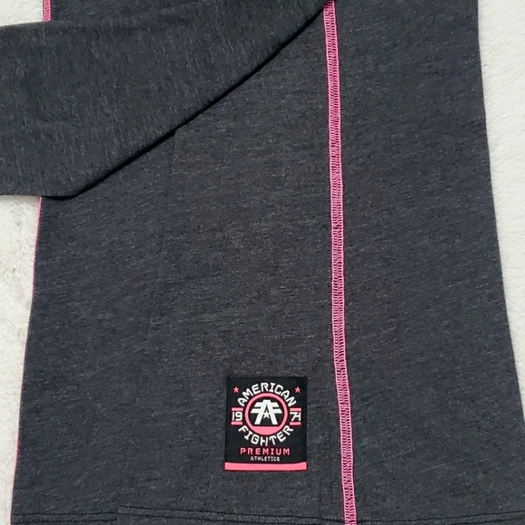 🔷️Massachusetts American Fighter Reflective Tech Graphic Tee🔷️ - Picture 4 of 7